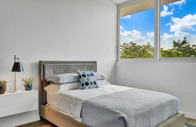 Design District Suites - Photo 10