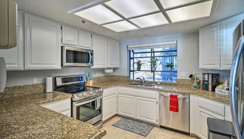 Less Than 1 Mi to Mussel Rock Park! Cliffside Pacifica Gem - Foto 3