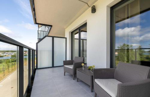 Bright Apartment Spadochroniarzy in Dziwnów with Parking & Pool by Noclegi Renters - Foto 33