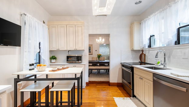 Las Olas Oasis by Avantstay Minutes to the Beach Hot Tub - Foto 4, Habitación