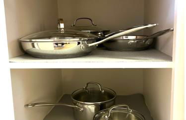 3 BR w/ King Bed, Standing Desk, Ping Pong, Arcade - Foto 32