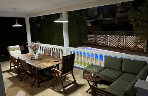 Chalet con piscina privada, parking y zona BBQ - Foto 38