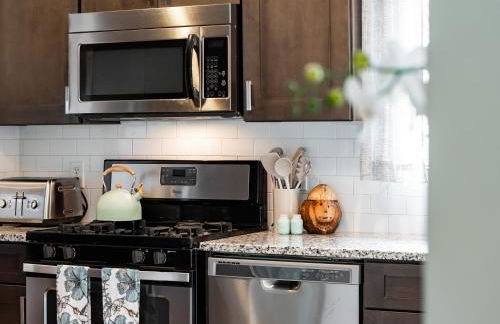 Lake Cottage with Hot Tub and Game Room - Foto 37