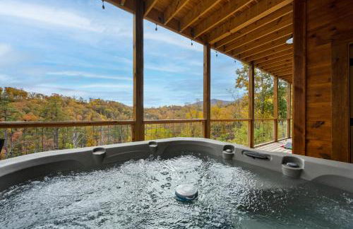 The Overlook - '21 Cabin - Gorgeous Unobstructed Views - Fire Pit Table - GameRm - HotTub - Xbox - Lots of Bears - Foto 6