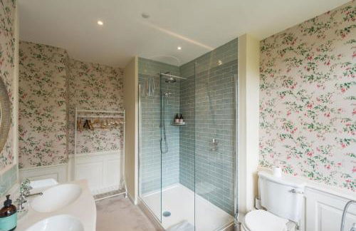 Ebrington Manor by Birch Stays - Photo 33