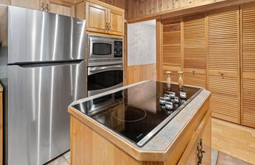 Cedar Cabin at Rainier Entrance-Hot Tub and Cinema - Foto 16