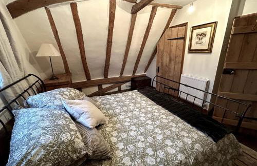 Beautiful Cottage opposite Hedingham Castle! - Photo 11