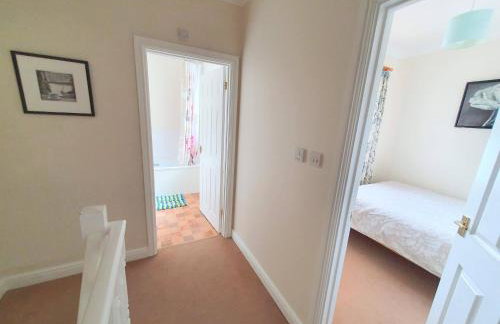 Friars Walk houses with 2 bedrooms, 2 bathrooms, fast Wi-Fi and private parking - Photo 13