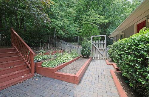 Sunset Point Pool House Close to Duke University - Foto 18