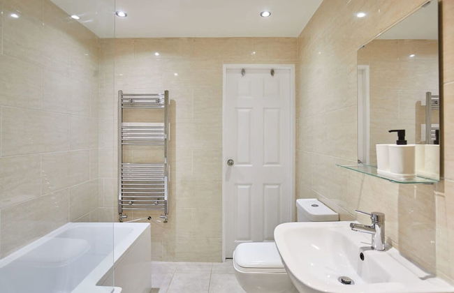 Host Stay Park Base - Photo 11