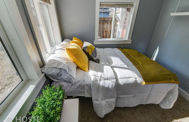 City Center Cottage Netflix, Mtns & Adventure! - Photo 5