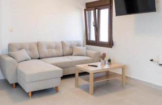 Το Σπίτι της Γιαγιάς 2 (Grandma's House 2) - Foto 13