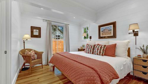 Historic Cottage With Fire Pit - 2 Blks to Main! - Foto 3