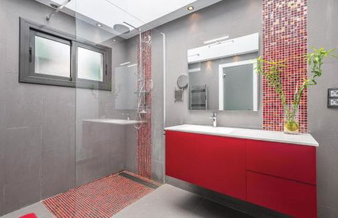 Stunning Home In Alella With Wifi - Foto 24