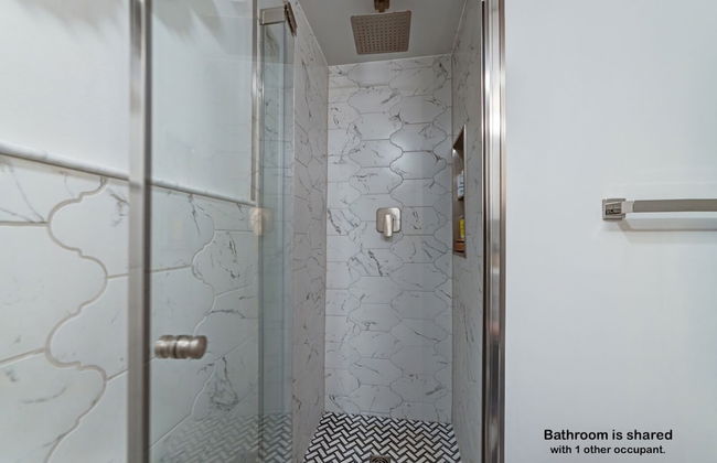 Art Deco Broadway Bedroom (with Shared Common Area) - Photo 8