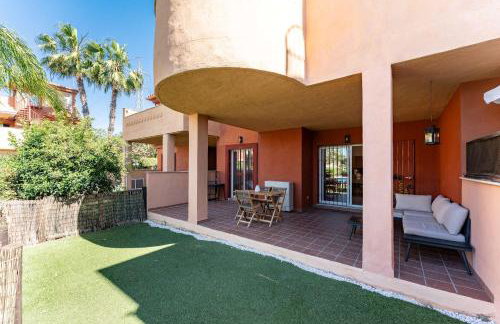 Bajo con acceso directo desde la terraza a la piscina y parking privado en La Reserva de Marbella by Sunny Residences - Foto 6