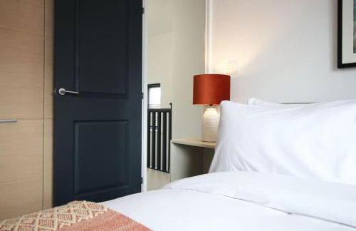 Modern and Cosy 3 Bed House Close to Cardiff City Centre perfect for Family Relocations, Contractors & Groups by Gurkha Stay with Free Parking and Wifi - Foto 15