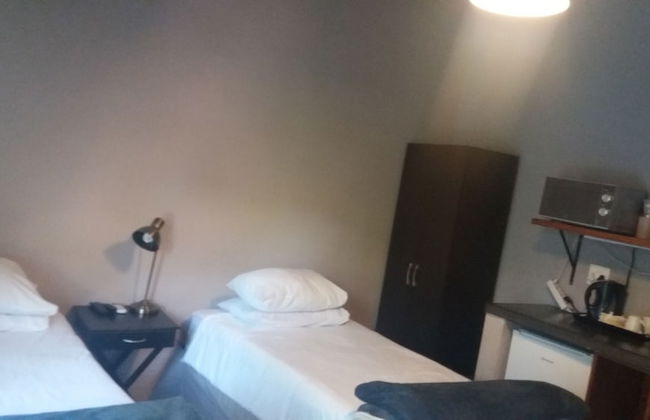 Room-homely Room in Peaceful and Comfort - Photo 1