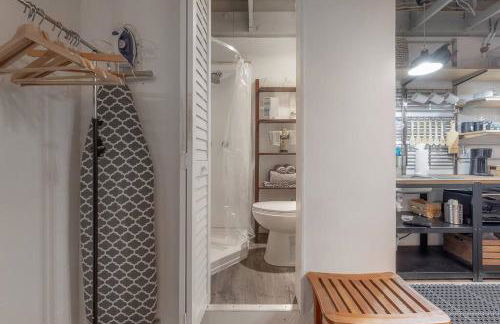 Ultimate Man Cave Garage studio minutes to Whatever YOU do - Foto 15