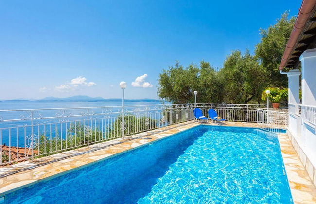 Villa Elia Large Private Pool Walk to Beach Sea Views A C Wifi Car Not Required - 1978 - Foto 23