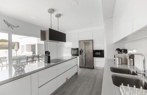 Chill Villa - Luxury villa with jacuzzi and private swimming pool - Photo 10