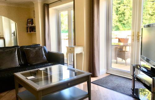 Stay at The Villa set in the grounds of a beautiful Manor House - Photo 6