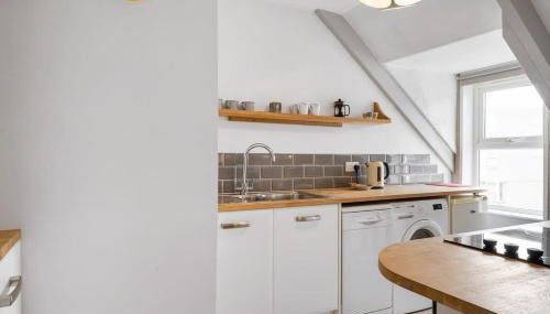 Beach-Style Flat 2 Min Walk to Tolcarne Beach - Foto 4