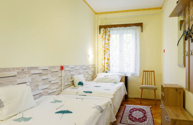 4 bedroom House in Balatonboglár with garden - Photo 12