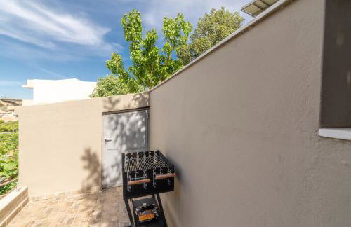 Ceronia Renovated House near the Beach - Foto 26