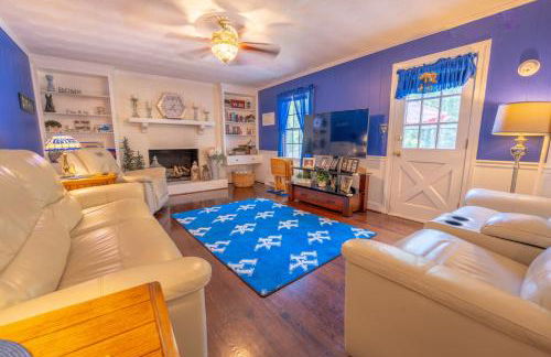 Martinsville Gem - Fireplace, Pets, Near the Park - Foto 6