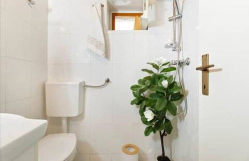 Three Bedroom Holiday Home with Pool - Foto 8