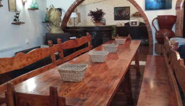 CASA TURÍSTICA Villa Carmen, CON AMPLIO JARDIN QUE INCLUYE BARBACOA, 2 PORCHES, PARKING PRIVADO Y PISCINA - Foto 4