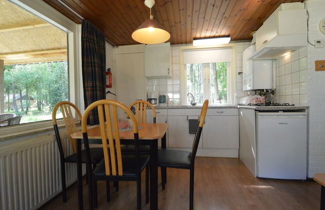 Detached Bungalow With Lovely Covered Terrace - Photo 19