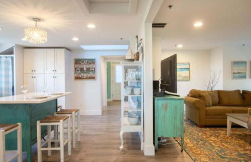 Full Renovation Amazing Spot with Views - Photo 8