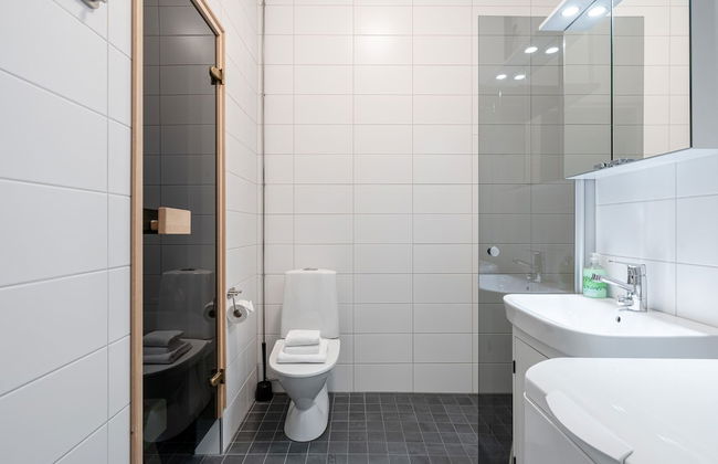 Historical 3BR Downtown Apartment with Sauna - Foto 17