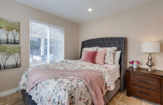 Beautiful Backyard Oasis 5 bedroom 3 Bathroom Home - Foto 8