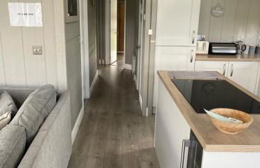 Glasshouse hot tub lodge - Foto 16