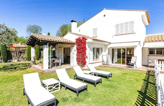 Just 10 Minutes From Sitges, House With Private Garden and Pool- - Photo 56