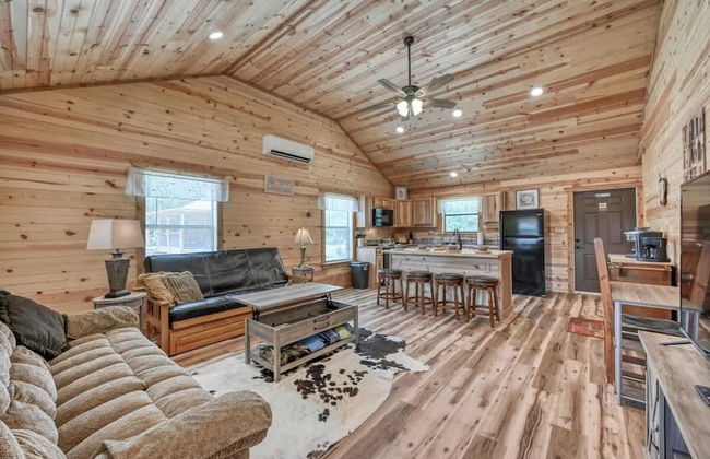 Cozy Cabin Firepit and Grill & 10 Mins to Main St - Foto 10