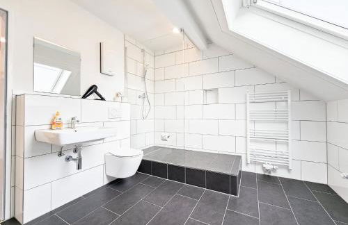 Tolstov Apartments - City Center Apartments with 5 Rooms - 10 Min Messe DUS - Foto 35