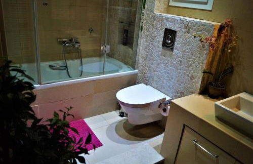 Infinite Blue, Horizon, Elegance, Hospitality - Photo 9