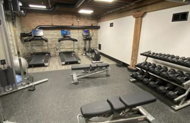 One-Of-A-Kind! Roll Up Garage Door-Pool, Speakeasy - Foto 55