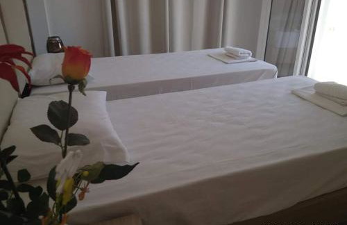 KELLY APARTMENTS - Photo 12