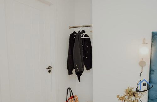 Apt 5 Manor House - 3 Bed 2 bathroom sleeps 5 parking wifi - Photo 8