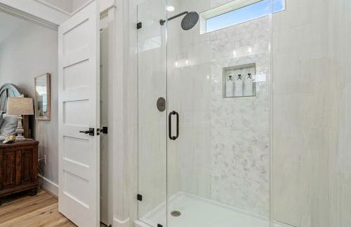 Steps to Beach, Luxury 4BR & 4BA, Views, Games, Dog-Friendly - Foto 33