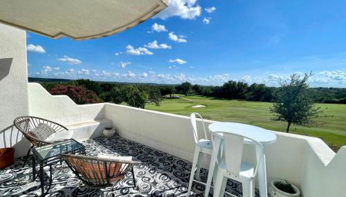 Architect's 'Castle' - Golf Villa with Views - Foto 2