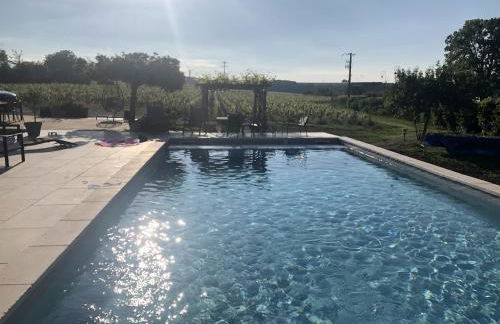 La Petite maison de Céline & Frédéric avec piscine à Préhy - Foto 2
