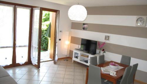 Luminoso Trilocale con Piscina e Giardino privato - Foto 4