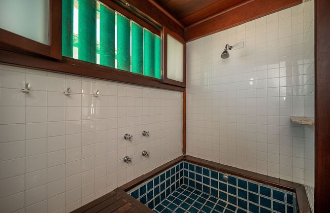 Casa com Cinco Quartos Pé na Areia - Foto 17