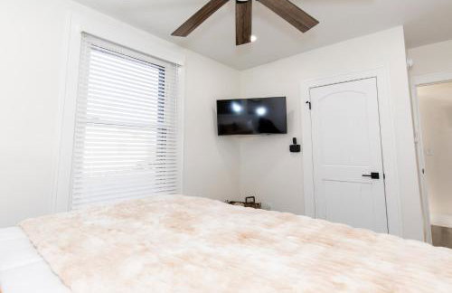 New Group Space - Sleeps 20! Near Sports Center - Photo 54